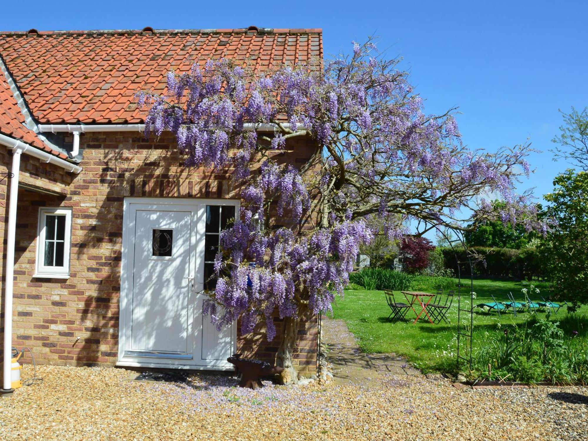 Wisteria Cottage Gayton  Ngoại thất bức ảnh